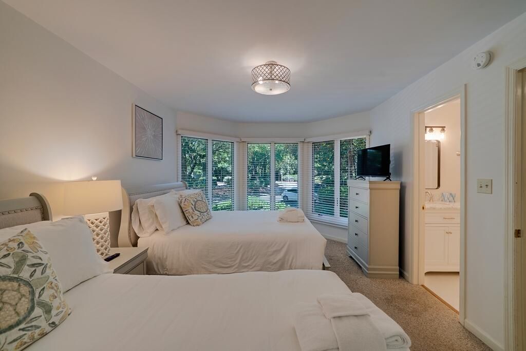 5557 Green Dolphin Way Photo 14
