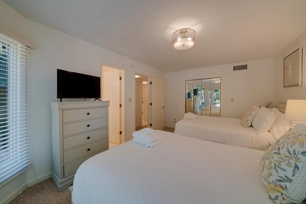 5557 Green Dolphin Way Photo 15
