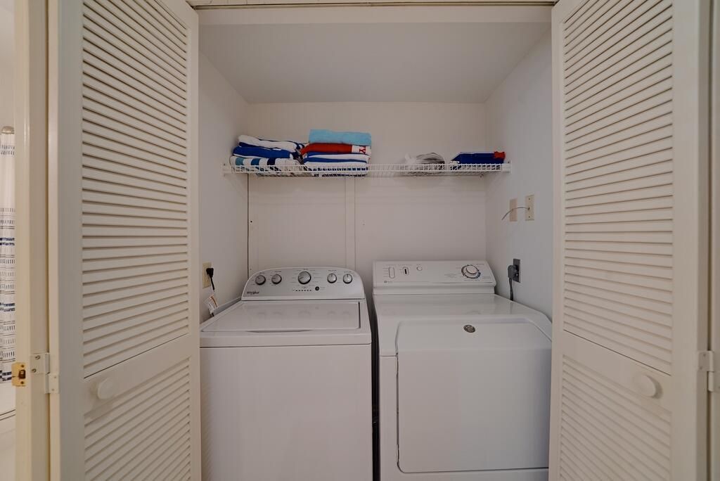 5557 Green Dolphin Way Photo 17