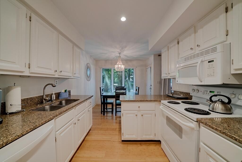 5557 Green Dolphin Way Photo 6
