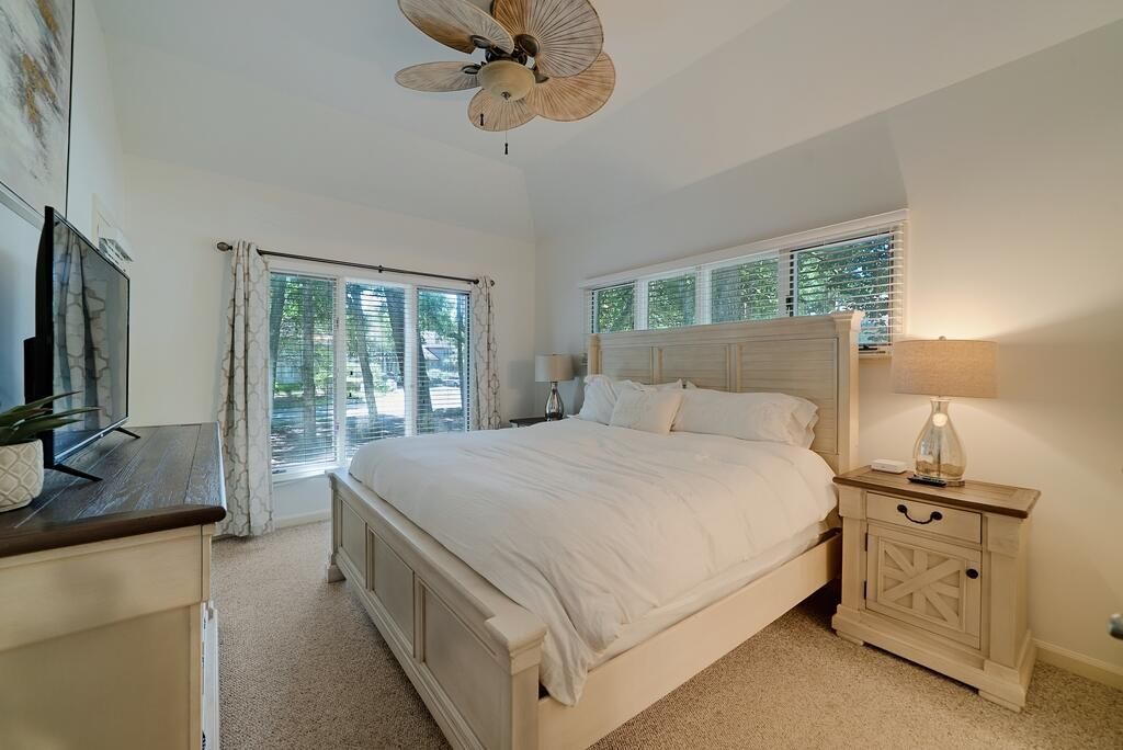 5557 Green Dolphin Way Photo 9