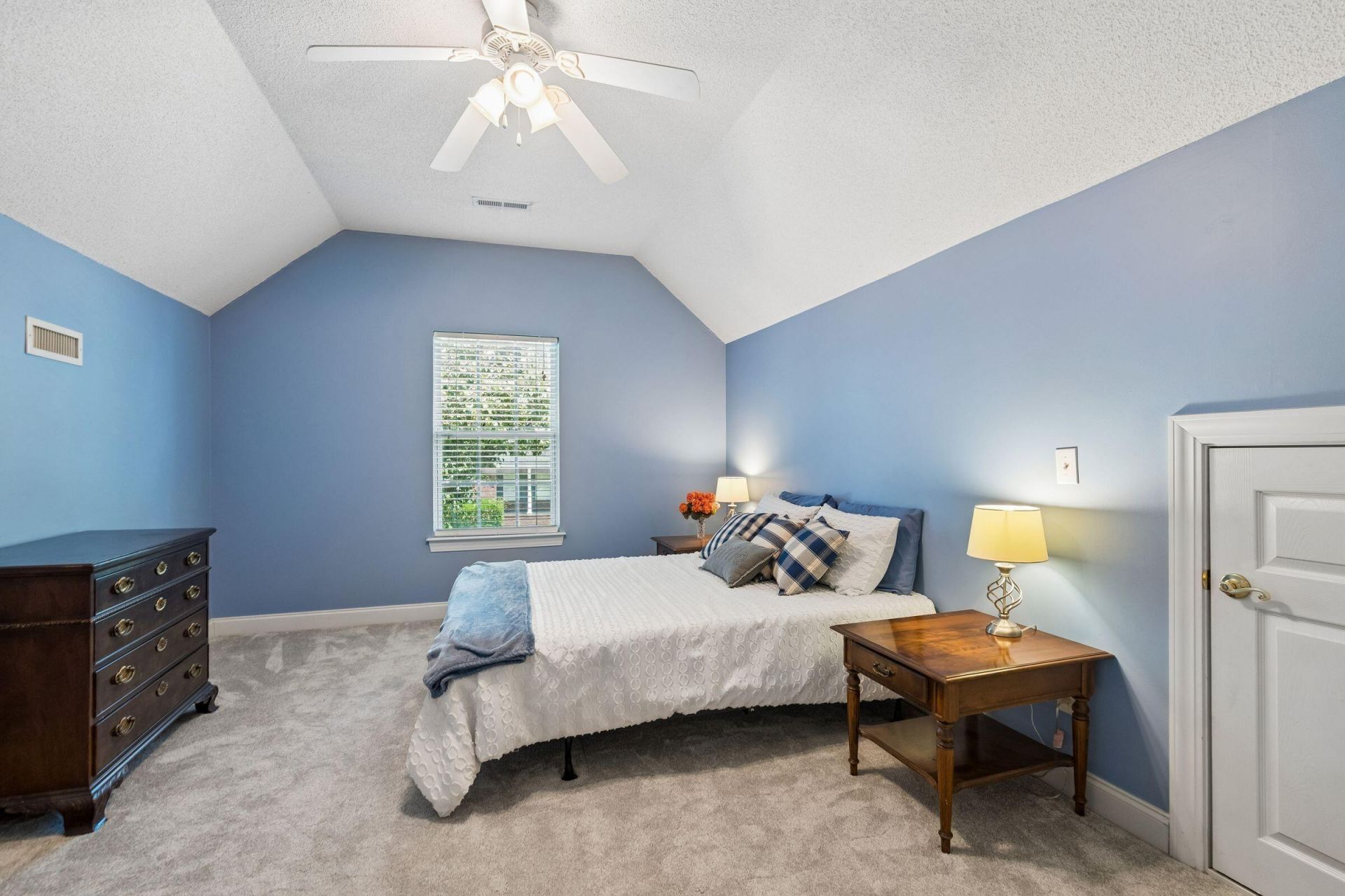 209 Gleneagles Drive Photo 41
