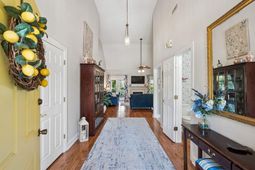 209 Gleneagles Drive photo 4