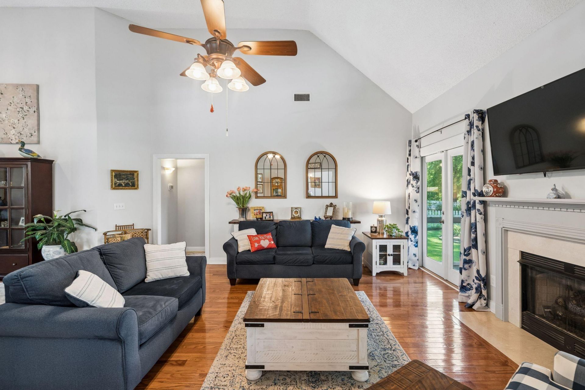 209 Gleneagles Drive Photo 7