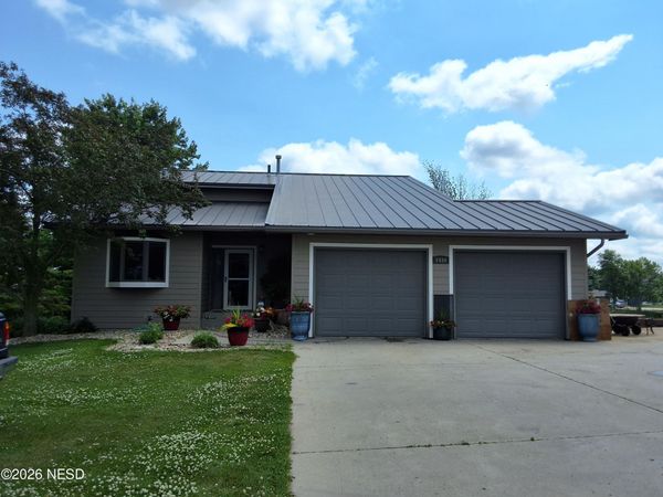 1410 S LAKE DRIVE, Watertown, SD 57201
