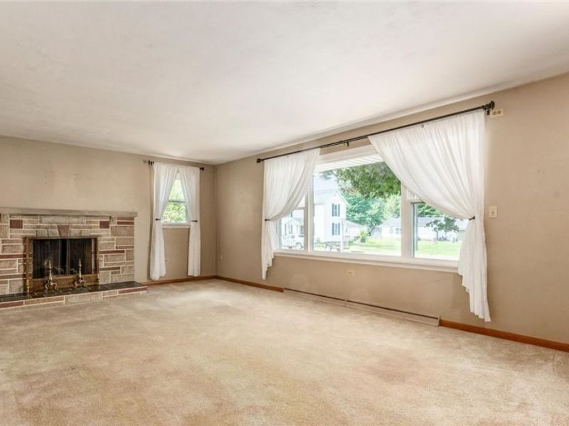 36 W 9th Street, Dresden, OH 43821 Photo 2