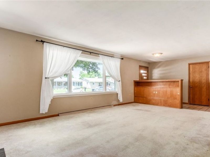36 W 9th Street, Dresden, OH 43821 Photo 3