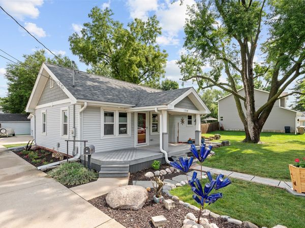 7119 Maryland Drive, Urbandale, IA 50322