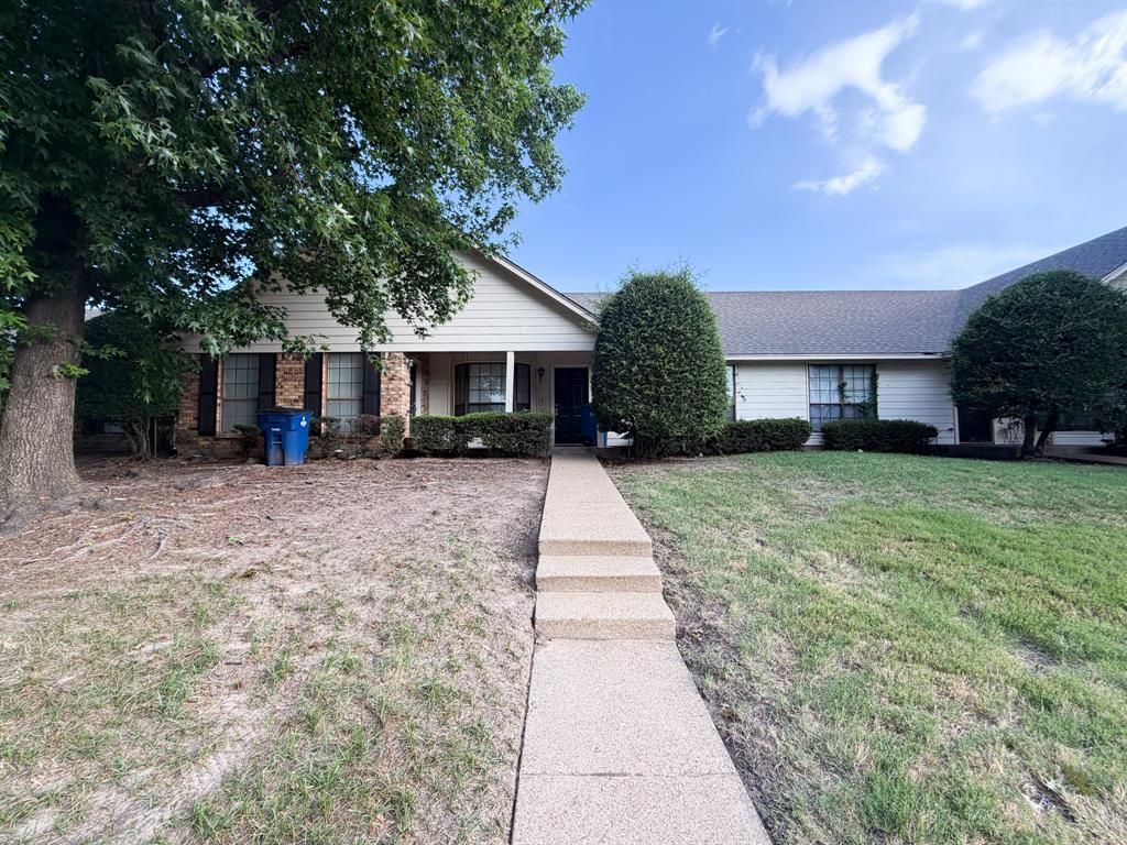 804 Biloxi Drive, Ennis, TX 75119 Main Photo