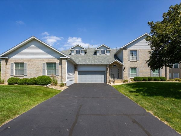 3130 Towne House Dr NE, Unit A, Cedar Rapids, IA 52402
