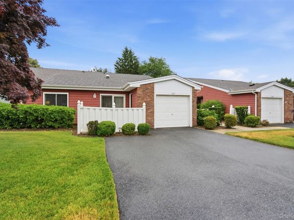 606 Flair Court W, Saint James, NY 11780