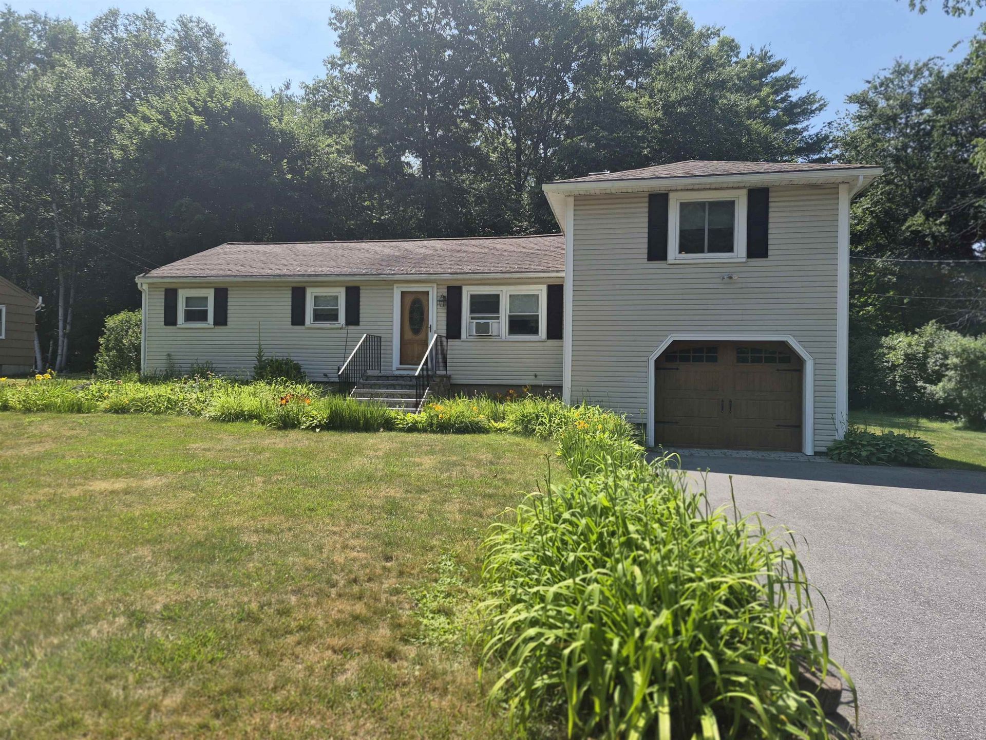 108 Newton Road, Plaistow, NH 03865 Main Photo