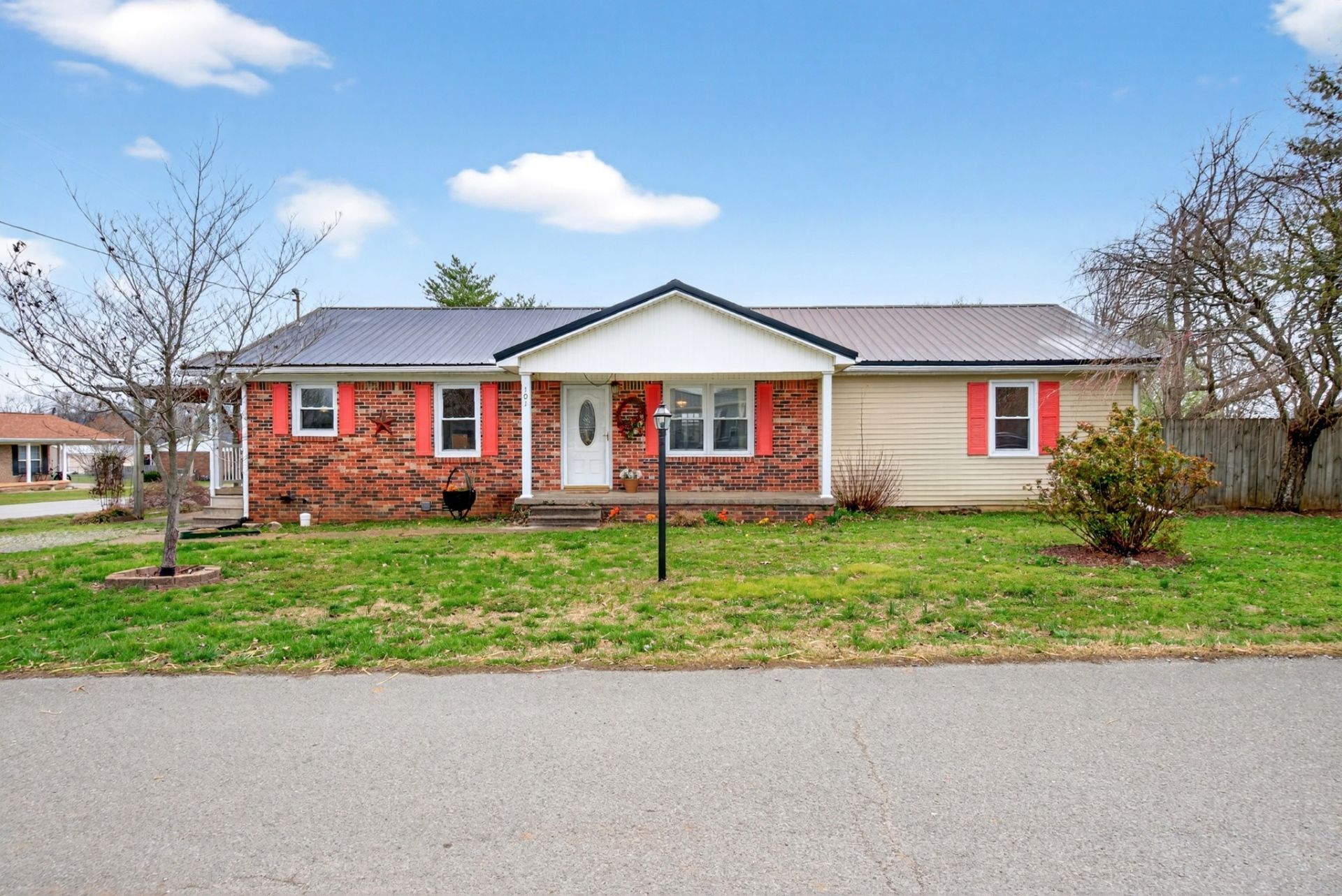 101 Deborah St, Elkton, KY 42220 Main Photo
