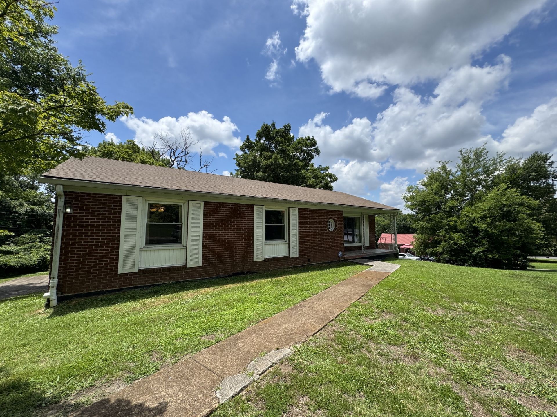 2105 Crestline Dr, Nashville, TN 37214 Main Photo