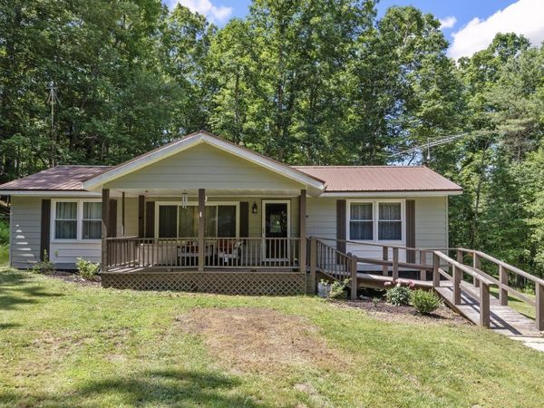 589 Warrior Way, Dunmore, WV 24934