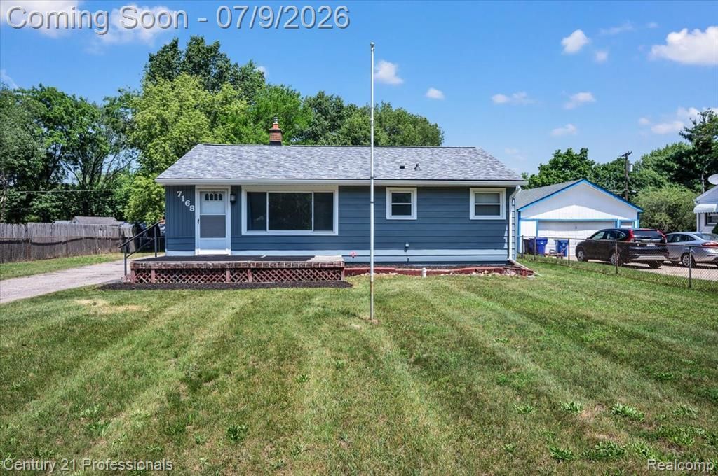 7168 Wedworth Street, Waterford Township, MI 48327 Main Photo