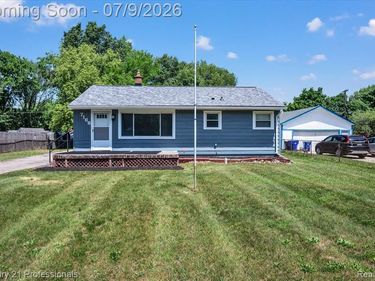 7168 Wedworth Street, Waterford Twp, MI 48327