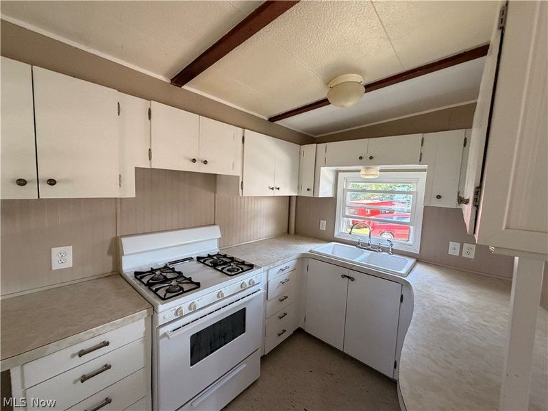 245 & 249 Henderson Street, Barnesville, OH 43713 Photo 9