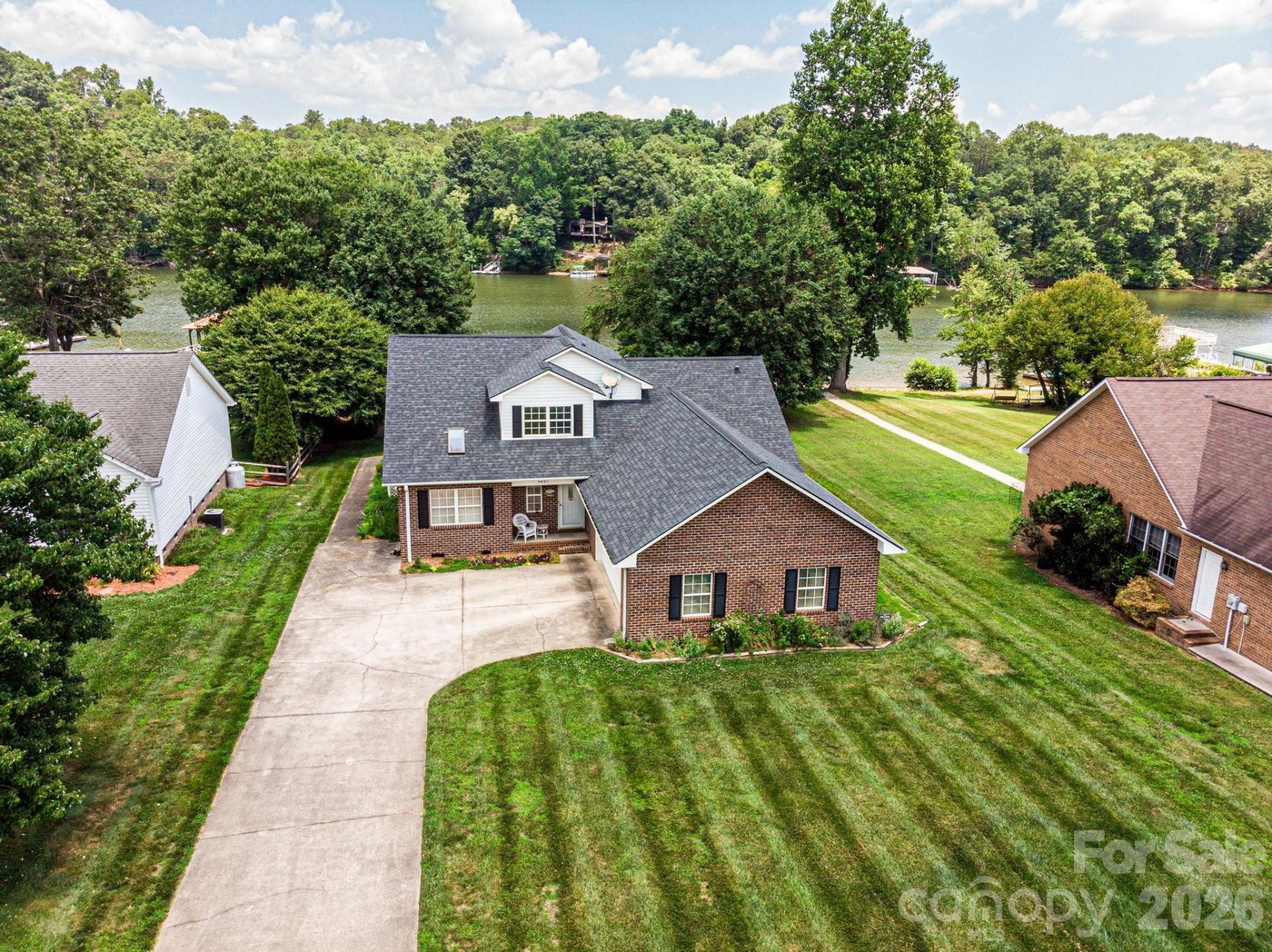 1857 Hidden Pointe Drive, Hickory, NC 28601 Main Photo