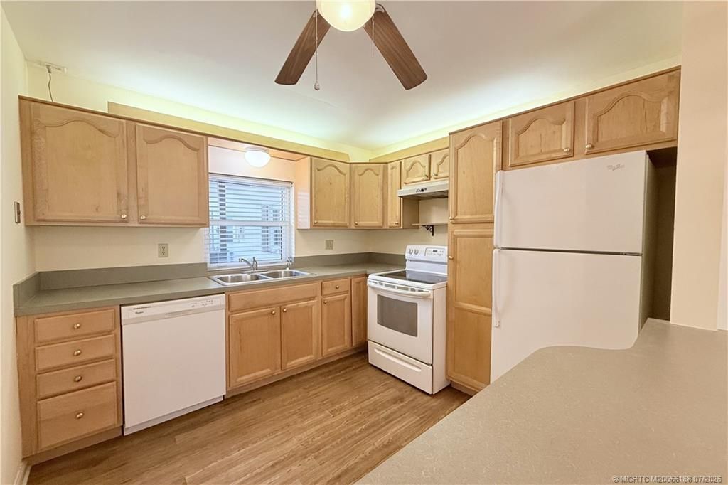6531 SE Federal Highway , Unit J202, Stuart, FL 34997 Photo