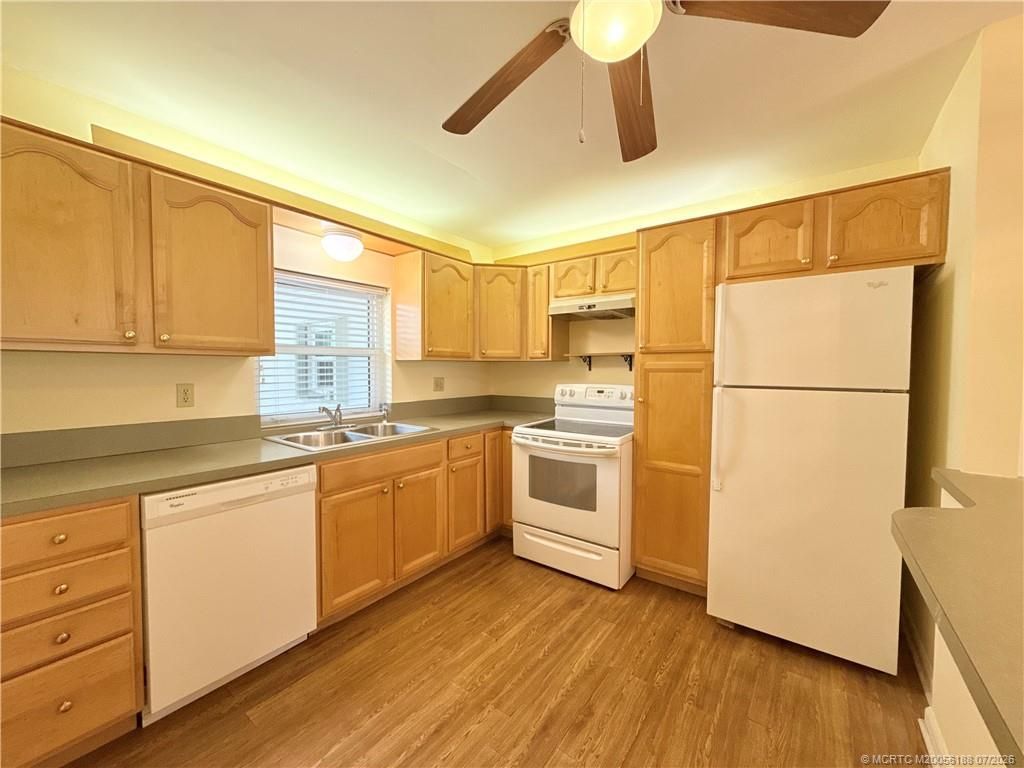 6531 SE Federal Highway , Unit J202, Stuart, FL 34997 Photo