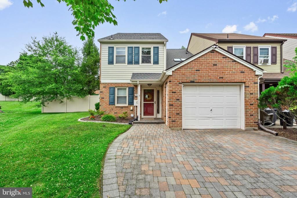 243 TAREYTON DRIVE , LANGHORNE, PA 19047