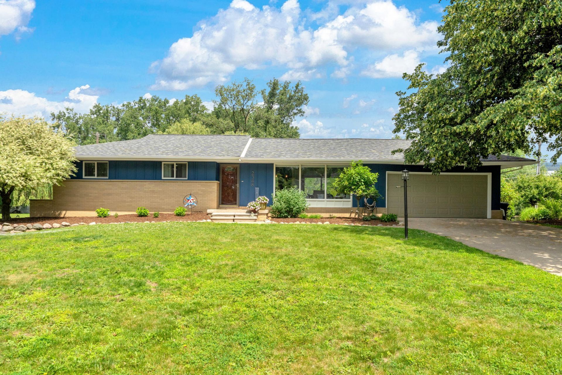 2348 Pine Lake Road, West Bloomfield, MI 48324 Main Photo