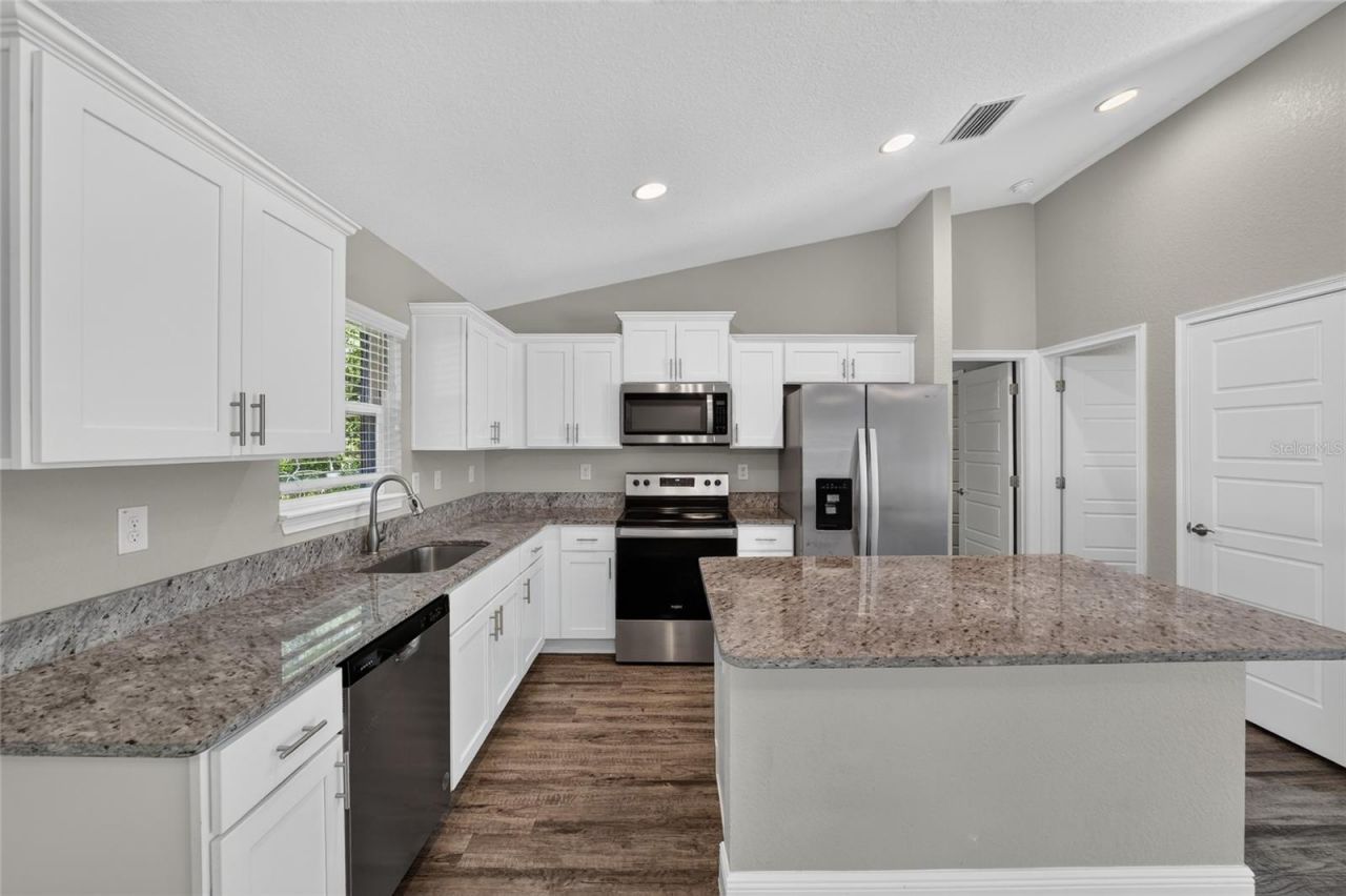 28 Oak Circle , Ocala, FL 34472 Photo