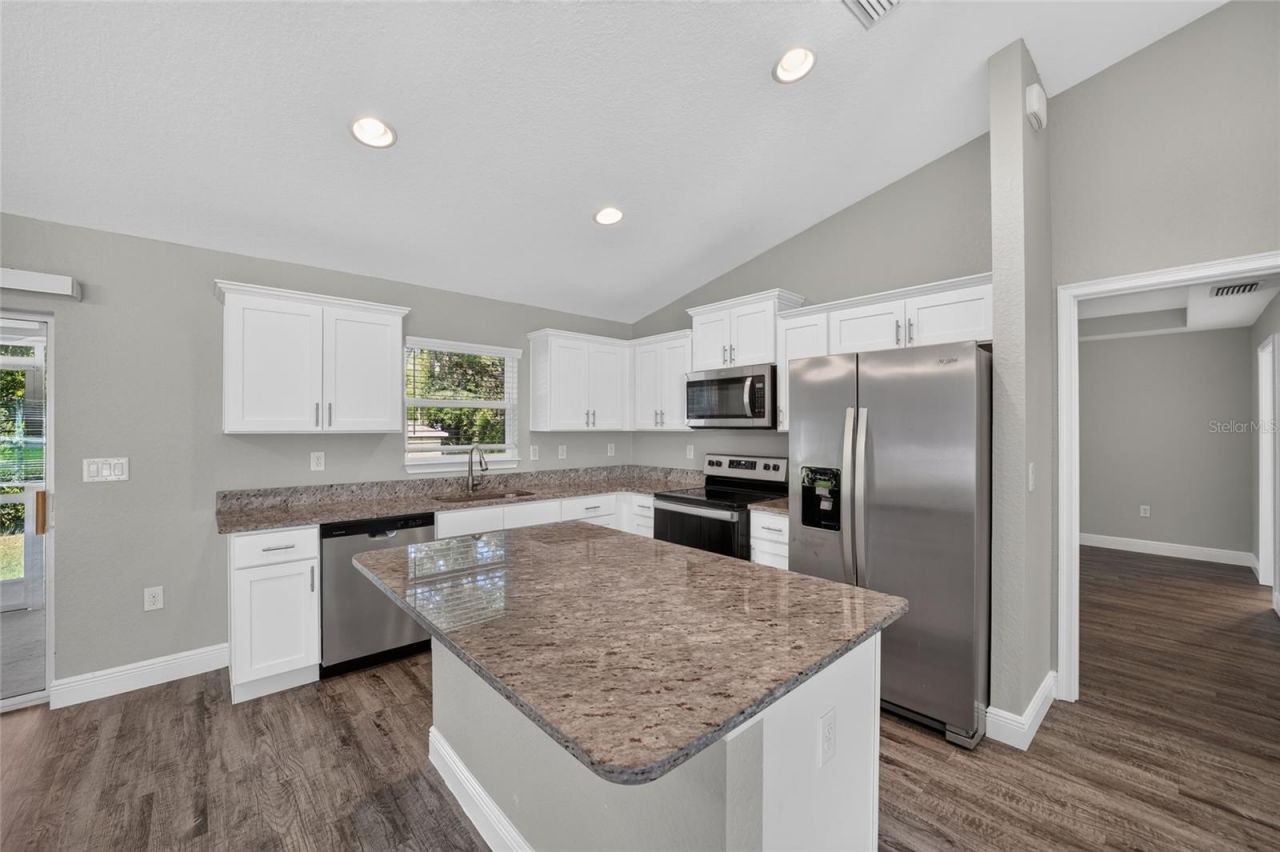 28 Oak Circle , Ocala, FL 34472 Photo