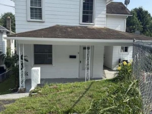 2 McGovern Hill, Hanover Township, PA 18706