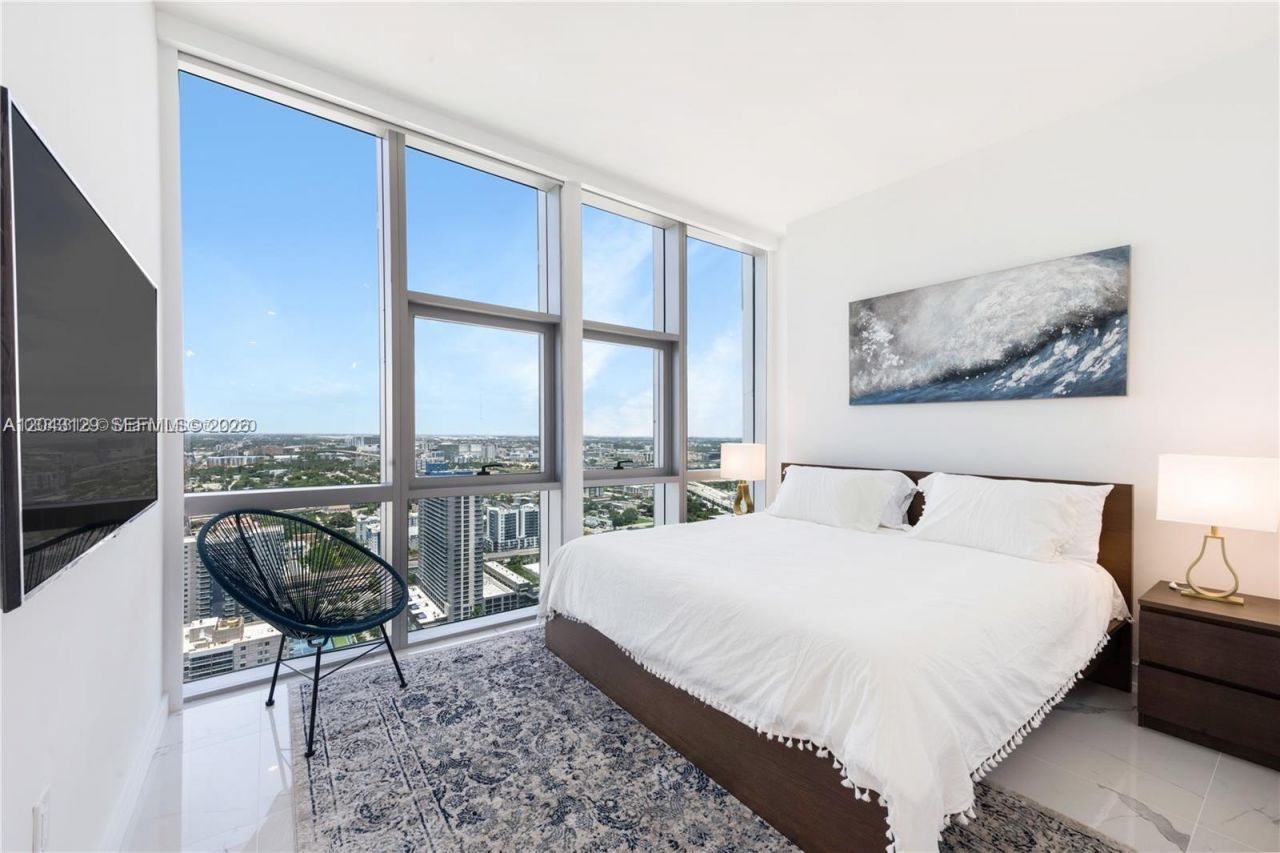 851 NE 1st Ave , Unit 3308, Miami, FL 33132 Photo