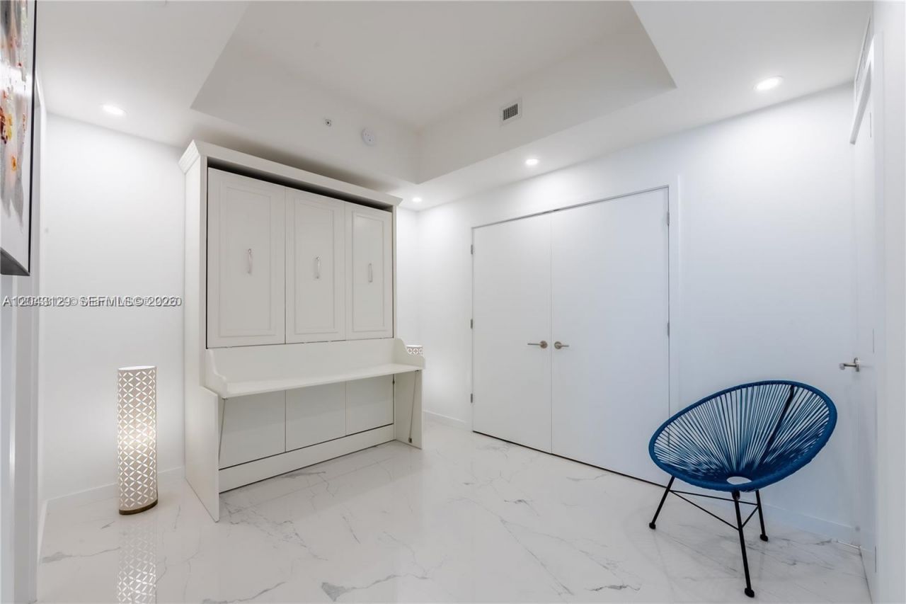 851 NE 1st Ave , Unit 3308, Miami, FL 33132 Photo