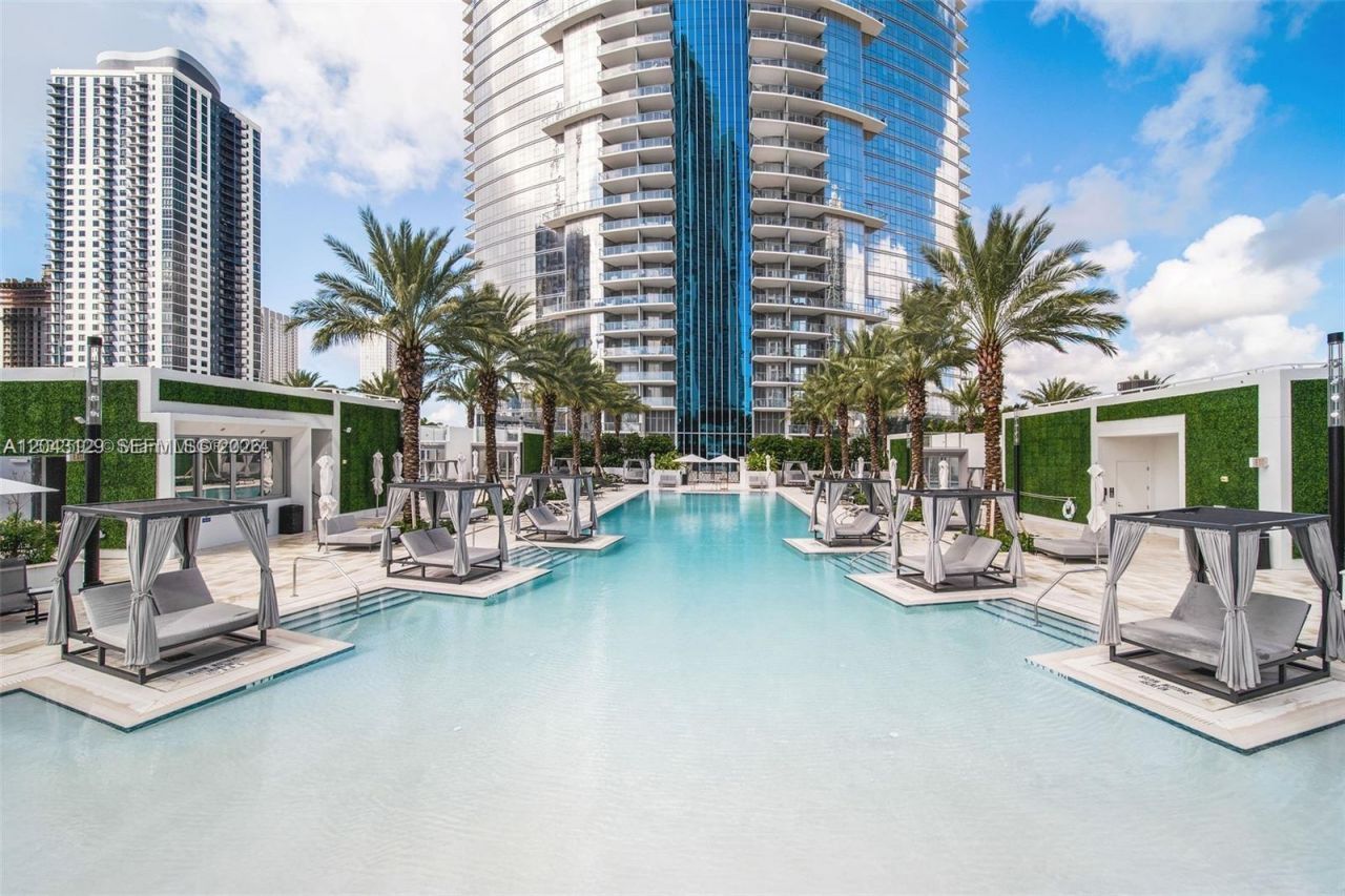 851 NE 1st Ave , Unit 3308, Miami, FL 33132 Photo