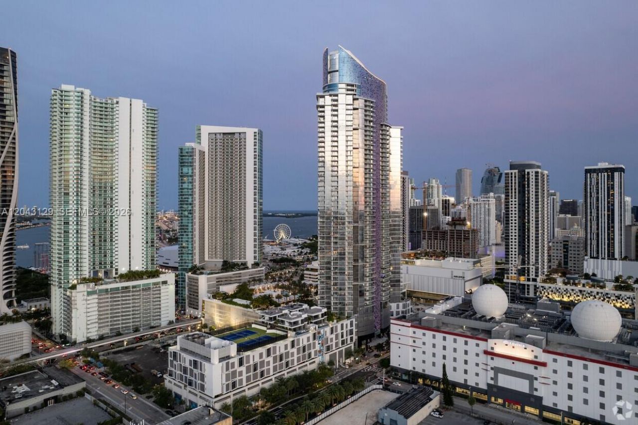 851 NE 1st Ave , Unit 3308, Miami, FL 33132 Photo