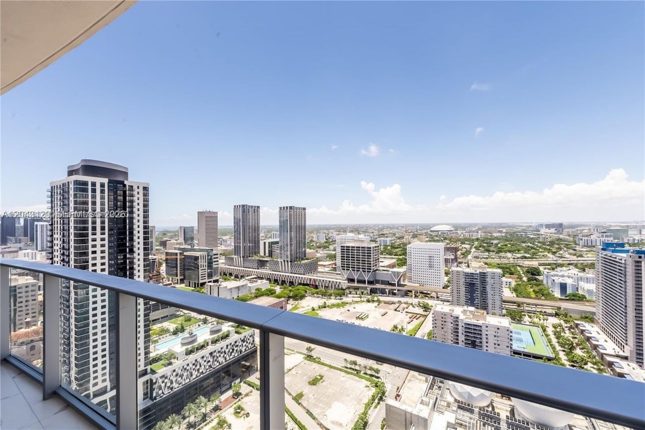 851 NE 1st Ave , Unit 3308, Miami, FL 33132 Photo