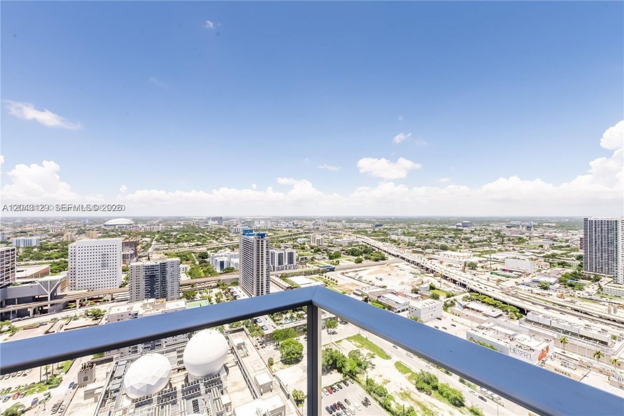 851 NE 1st Ave , Unit 3308, Miami, FL 33132 Photo