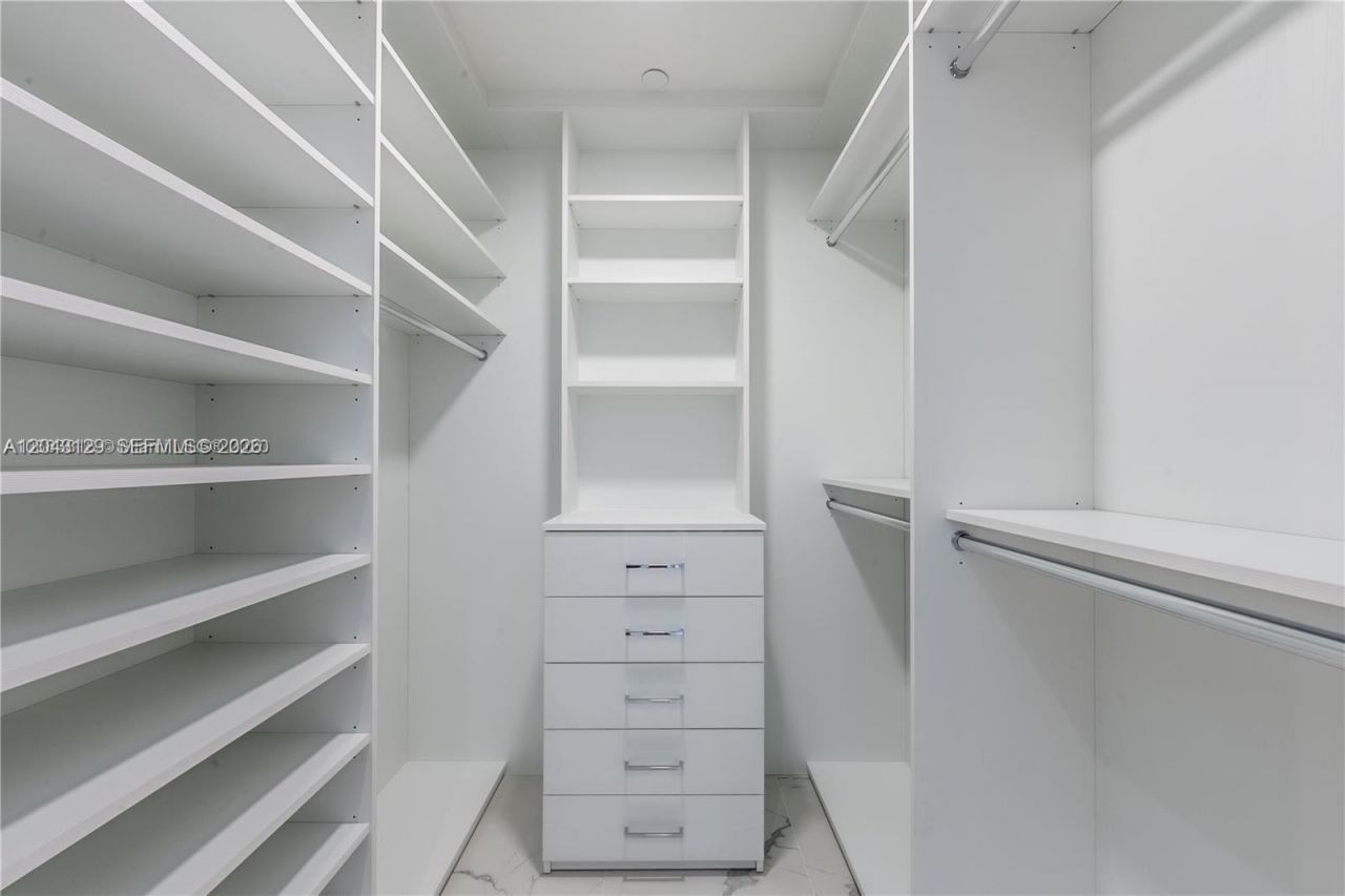 851 NE 1st Ave , Unit 3308, Miami, FL 33132 Photo