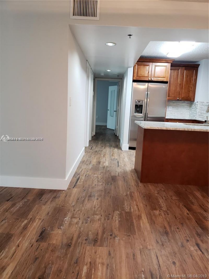 104 SW 9th St , Unit 304, Miami, FL 33130 Photo