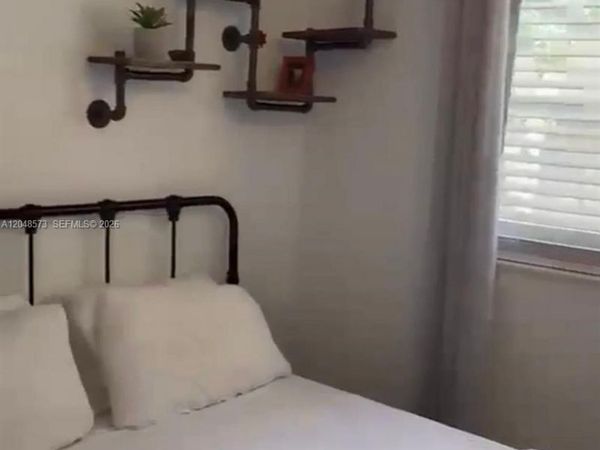 2032 NE 26th St, Unit 3, Wilton Manors, FL 33305