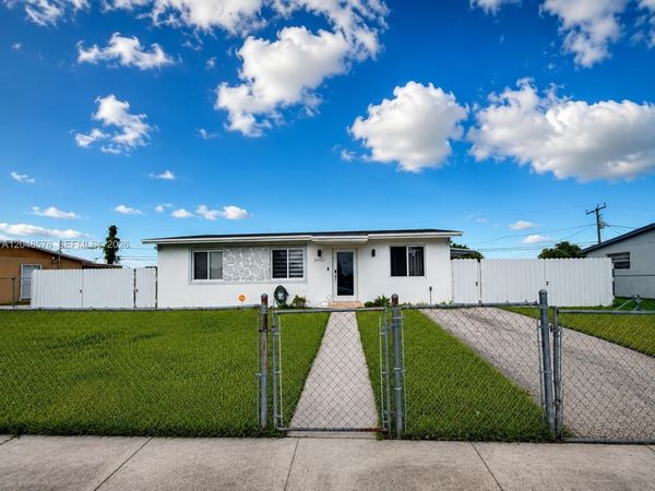 20421 SW 118th Ave , Miami, FL 33177