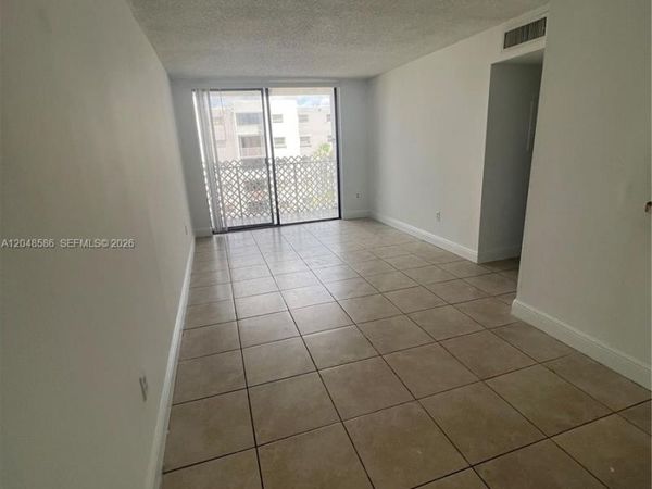 8145 NW 7th St , Unit 405, Miami, FL 33126