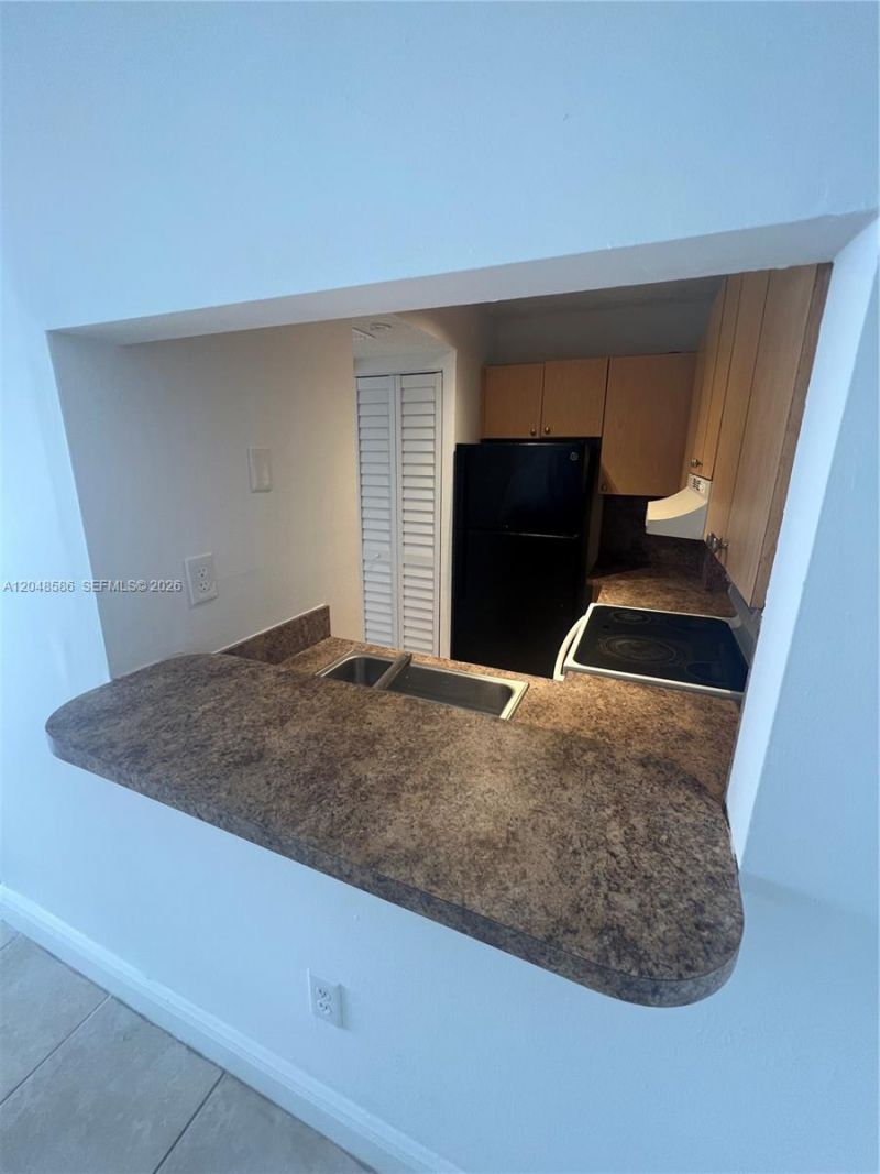8145 NW 7th St , Unit 405, Miami, FL 33126 Photo
