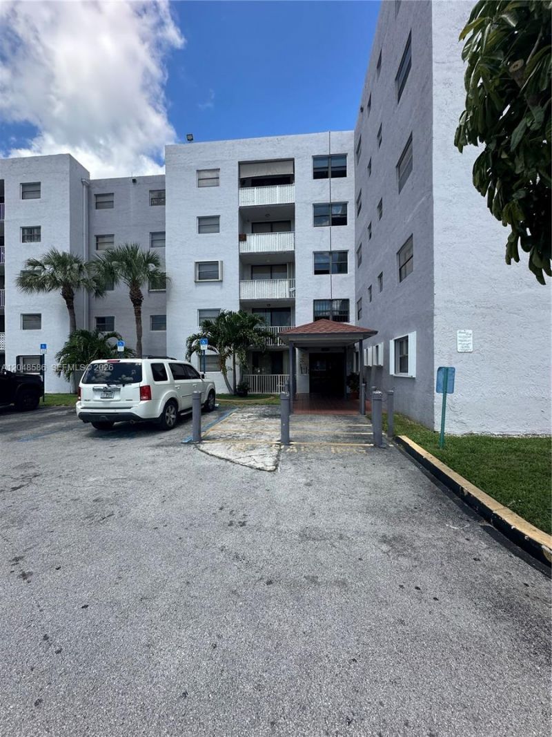 8145 NW 7th St , Unit 405, Miami, FL 33126 Photo