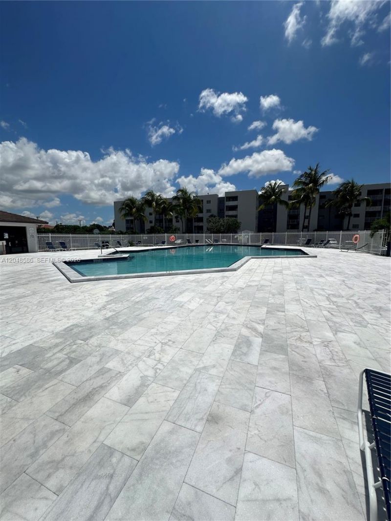 8145 NW 7th St , Unit 405, Miami, FL 33126 Photo