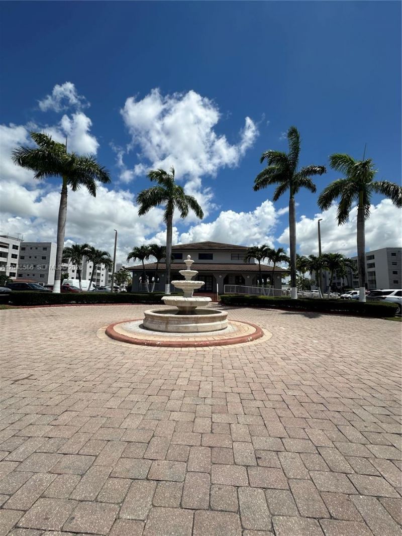 8145 NW 7th St , Unit 405, Miami, FL 33126 Photo