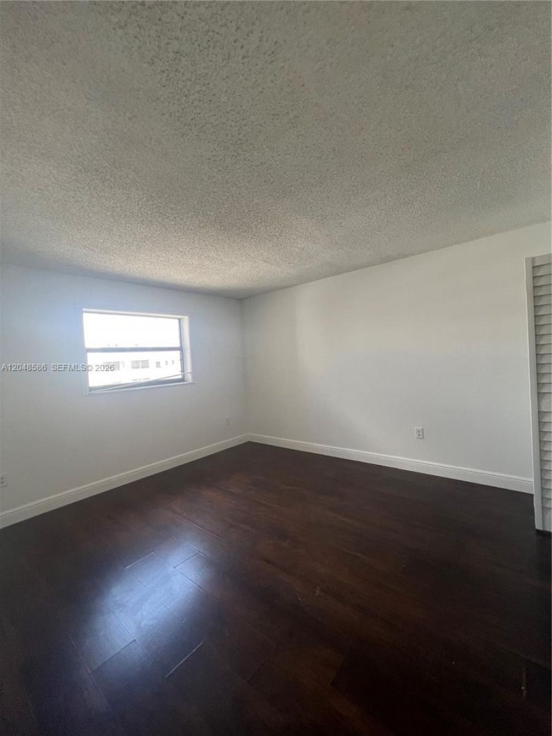 8145 NW 7th St , Unit 405, Miami, FL 33126 Photo