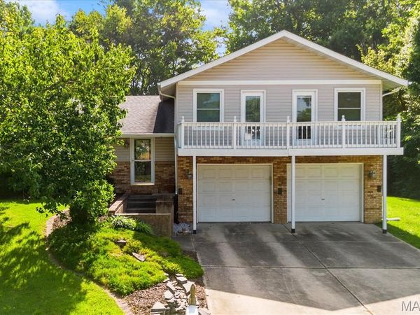 700 Andra Drive , Maryville, IL 62062