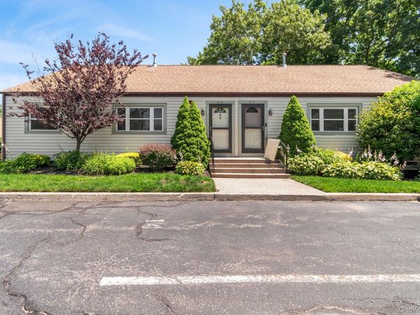 528 Lake Court, Unit 528, Middle Island, NY 11953