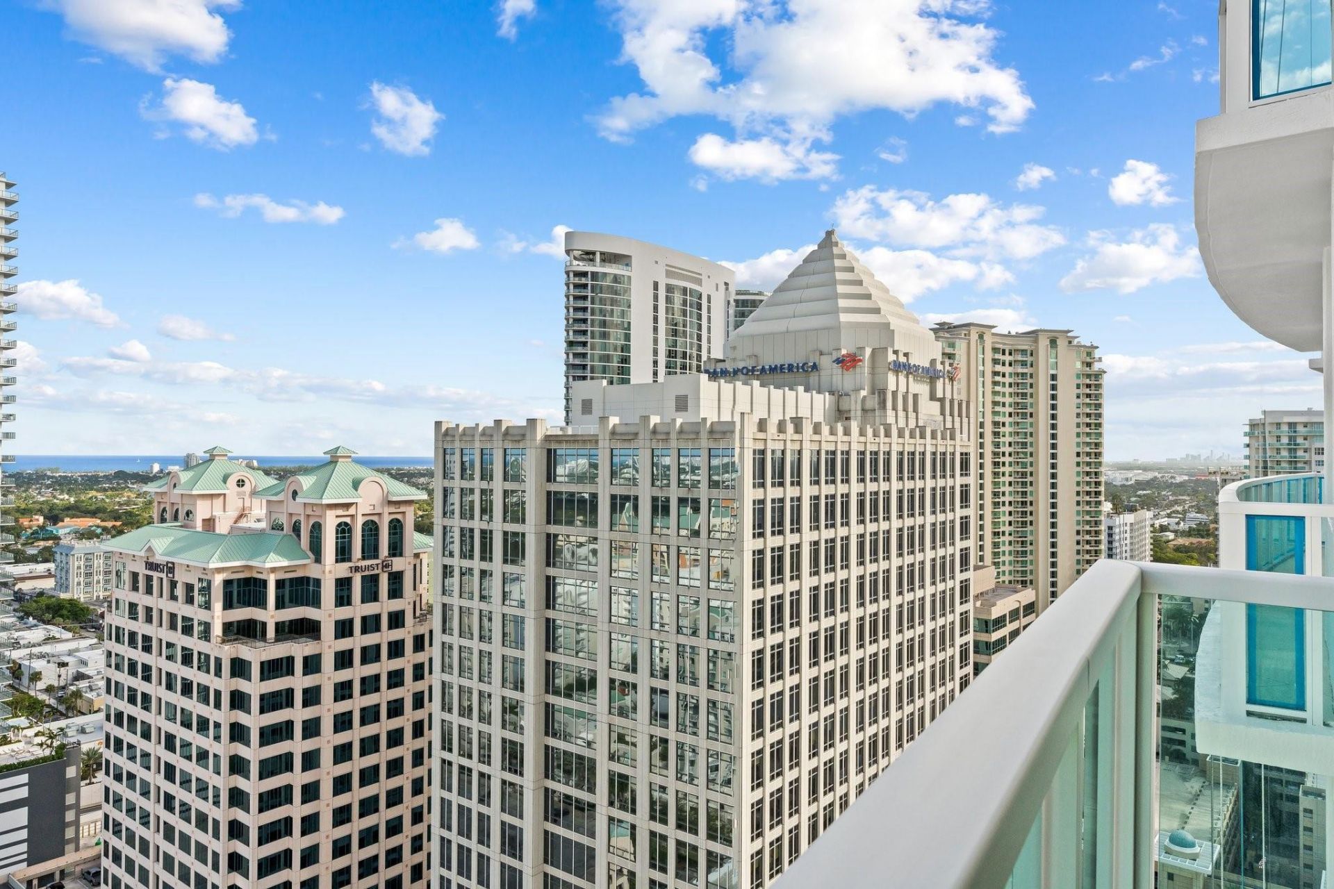 350 SE 2nd Street, Unit 2960, Fort Lauderdale, FL 33301 Photo