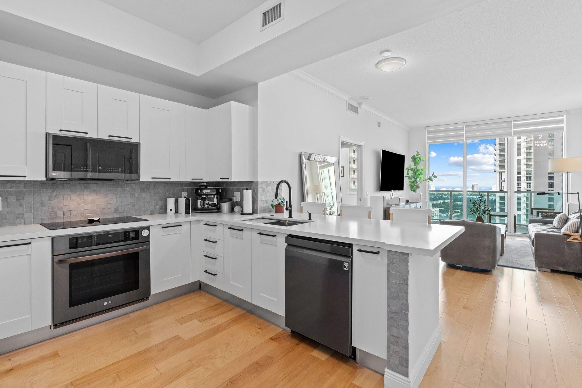 350 SE 2nd Street, Unit 2960, Fort Lauderdale, FL 33301 Photo